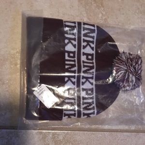 ✨NWT✨VS PINK Maroon Beanie